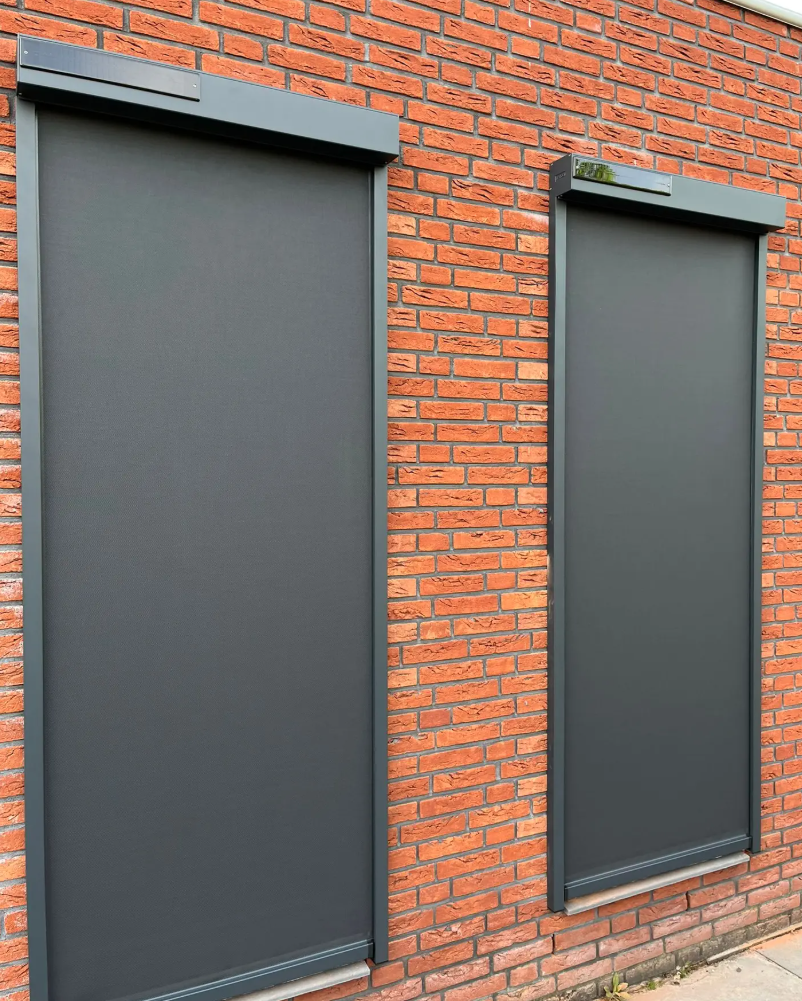Bergen aan Zee — Zip-screen Solar